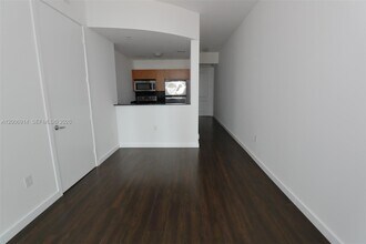 2200 NE 4th Ave, Unit 706 in Miami, FL - Foto de edificio - Building Photo