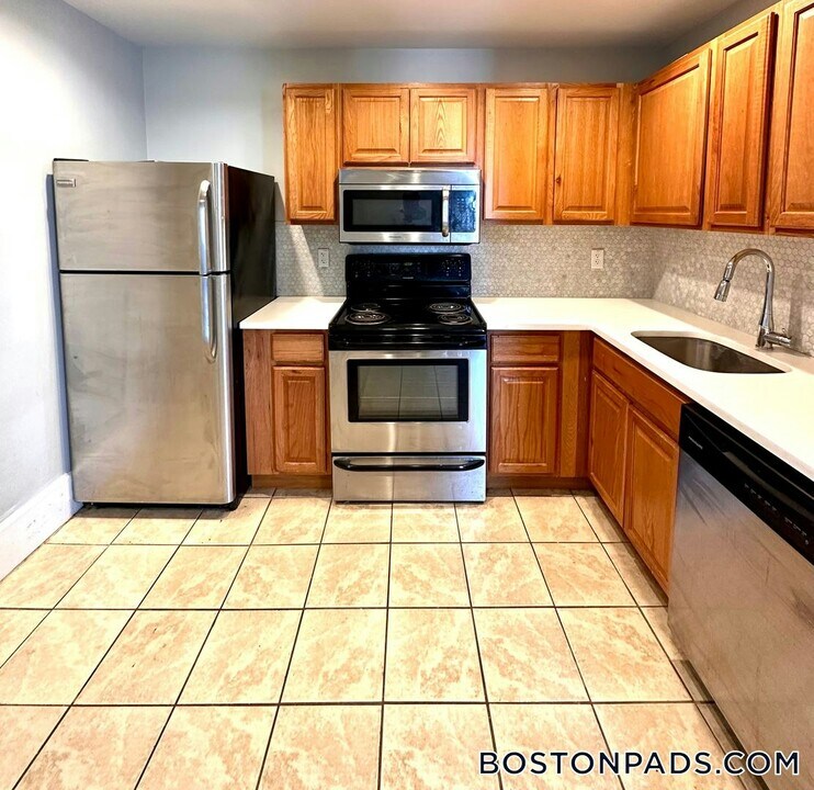 50 Franklin St-Unit -921 in Worcester, MA - Building Photo