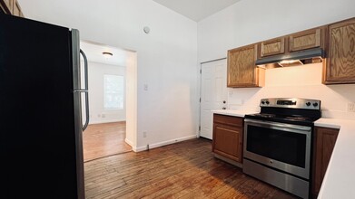 1113 E 2nd St in Austin, TX - Building Photo - Building Photo