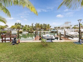 1082 NE 89th St in Miami, FL - Building Photo