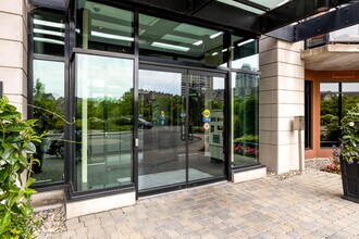 201 de la Pointe-Sud in Montréal, QC - Building Photo - Building Photo