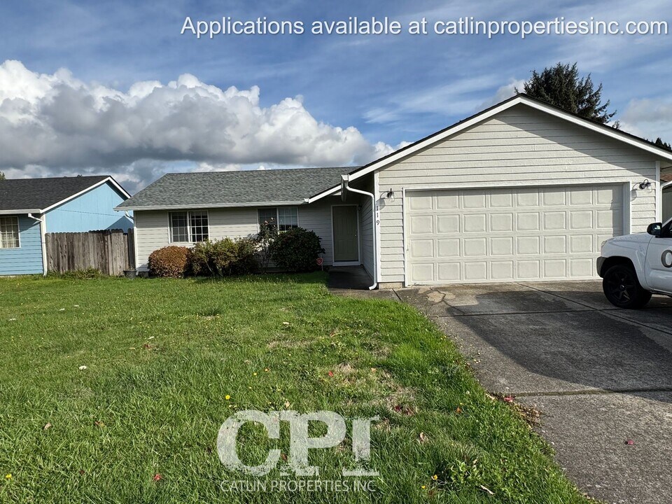 119 Penny Ln in Kelso, WA - Building Photo