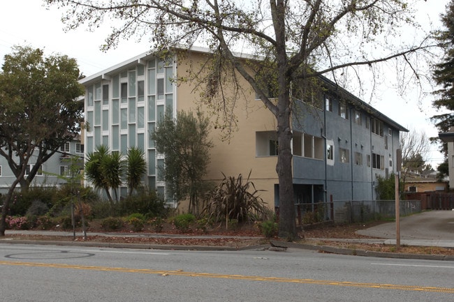 1475 El Camino Real in Burlingame, CA - Foto de edificio - Building Photo