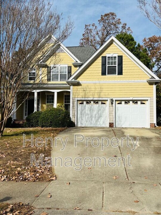 404 Acorn Falls Ct in Holly Springs, NC - Building Photo