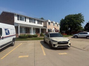 15109 Eldorado Terrace in Warren, MI - Building Photo - Building Photo