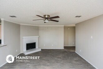 101 Crystalwood Dr in Mesquite, TX - Building Photo - Building Photo