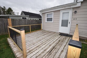 205 S McCarty St in Fortville, IN - Building Photo - Building Photo