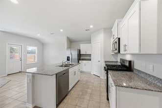 537 Bronze Cir W in Springtown, TX - Building Photo - Building Photo