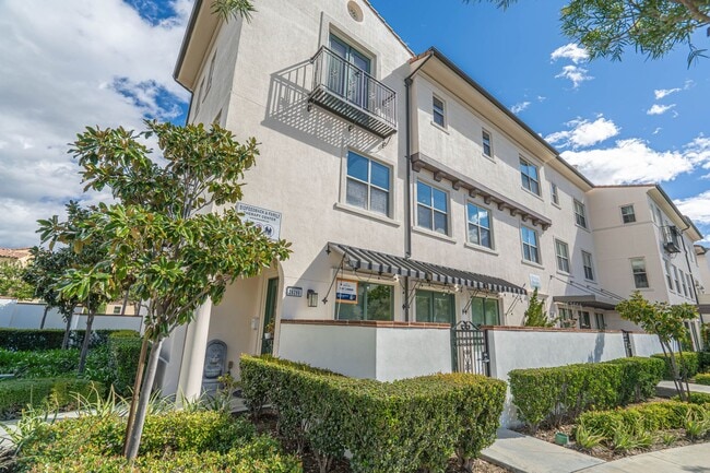 26266 Prima Way in Santa Clarita, CA - Building Photo - Building Photo