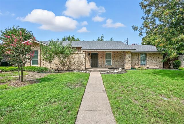 13111 Kerr Trail in Dallas, TX - Building Photo