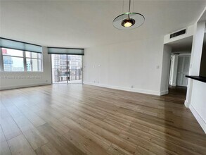 1901 Brickell Ave in Miami, FL - Foto de edificio - Building Photo