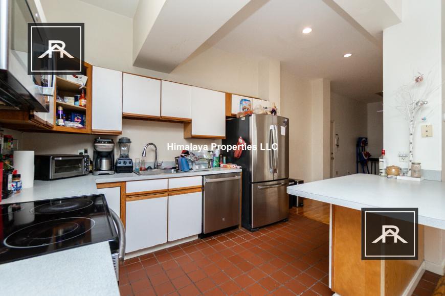 446 Park Dr in Boston, MA - Building Photo
