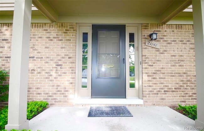 21141 E Glen Haven Cir in Northville, MI - Foto de edificio - Building Photo