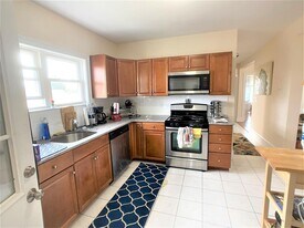 24 Willard Ave, Unit 3 in Medford, MA - Building Photo