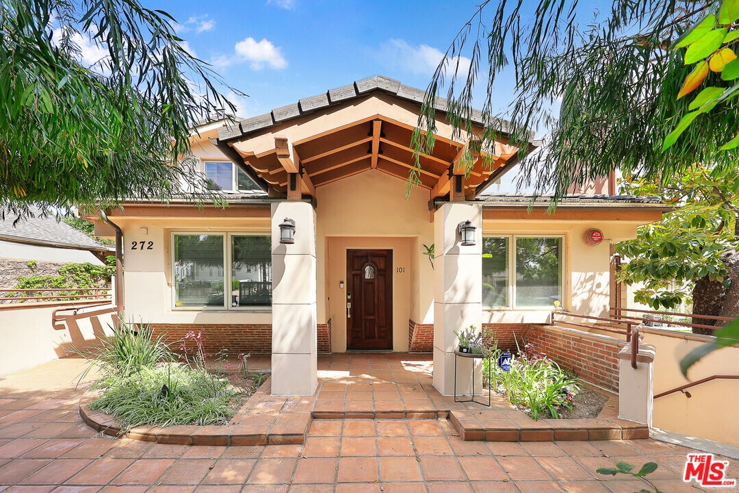 272 N Chester Ave in Pasadena, CA - Building Photo