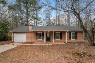 4964 Galbraith Cir in Stone Mountain, GA - Building Photo