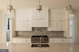 5042 Overlook Rd NW in Washington, DC - Building Photo - Building Photo