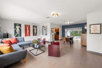 425 NE 114th St in Miami, FL - Building Photo - Building Photo