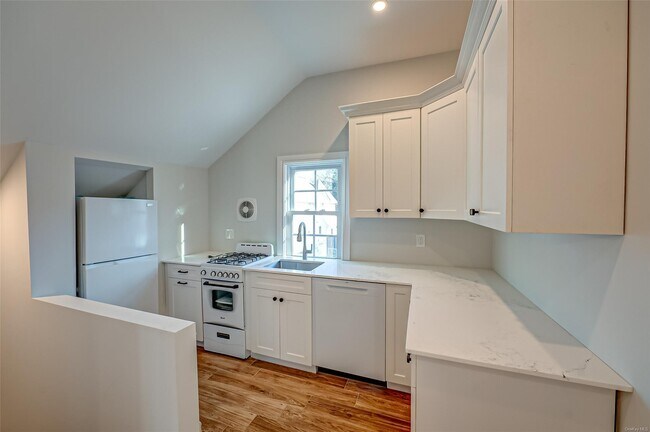 68 Nassau Rd-Unit -2 in Huntington, NY - Building Photo - Building Photo