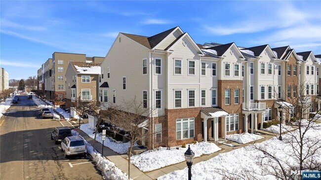 25 Veterans Dr in Wood Ridge, NJ - Building Photo - Building Photo