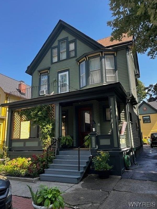 129 College St, Unit 3 - Upper Back