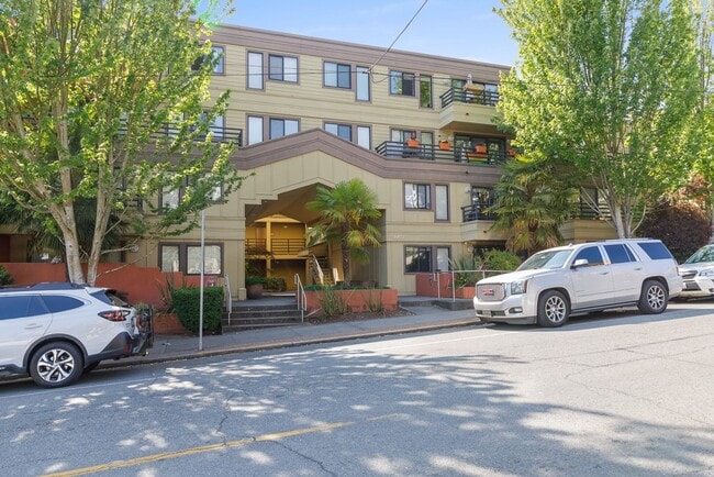 property at 3401 Wallingford Ave N