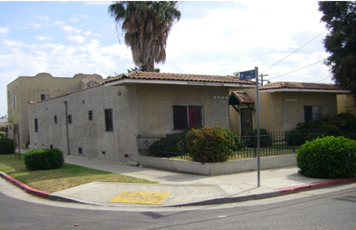 3836 Montclair St in Los Angeles, CA - Building Photo