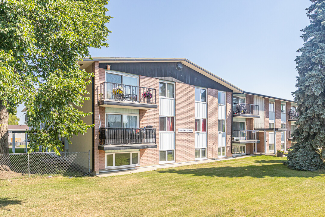 Capital Court in Edmonton, AB - Building Photo