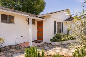 90 Rio Via in Oak View, CA - Building Photo - Building Photo