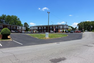 The Park at Forestdale in Birmingham, AL - Building Photo - Building Photo