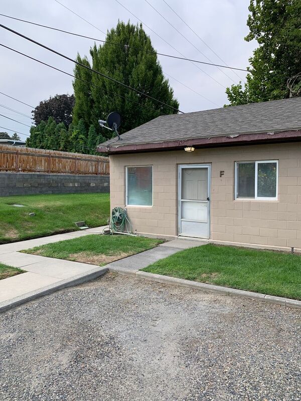 7103 W Arrowhead Ave in Kennewick, WA - Building Photo - Building Photo