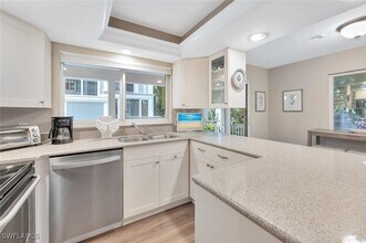 180 6th Ave S in Naples, FL - Building Photo - Building Photo