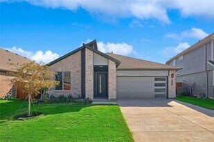 2217 Yellowhammer Rd in Denton, TX - Building Photo