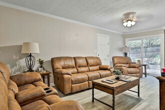 104 Laurel Ct in Peachtree City, GA - Foto de edificio - Building Photo