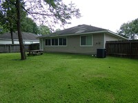 427 Fishawk Way in Crosby, TX - Building Photo - Building Photo