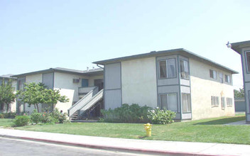 1505 Holly Way in Pomona, CA - Building Photo - Building Photo