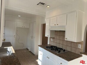 5368 Crebs Ave in Los Angeles, CA - Building Photo - Building Photo