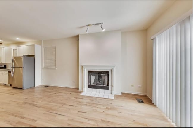property at 2817 N Damen Ave
