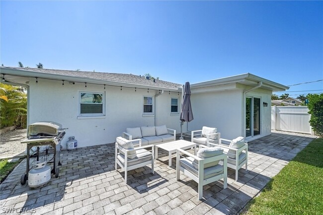 property at 795 94th Ave N