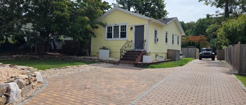 338 Main St in East Setauket, NY - Building Photo