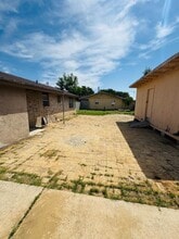2017 Market St in Laredo, TX - Building Photo - Building Photo