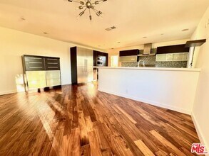 6441 Bryn Mawr Dr in Los Angeles, CA - Building Photo - Building Photo