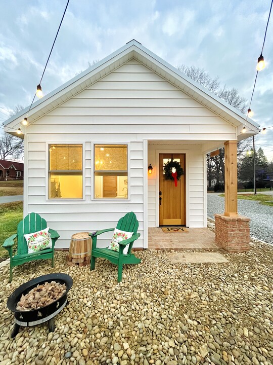 853 W 8th St in Kannapolis, NC - Foto de edificio