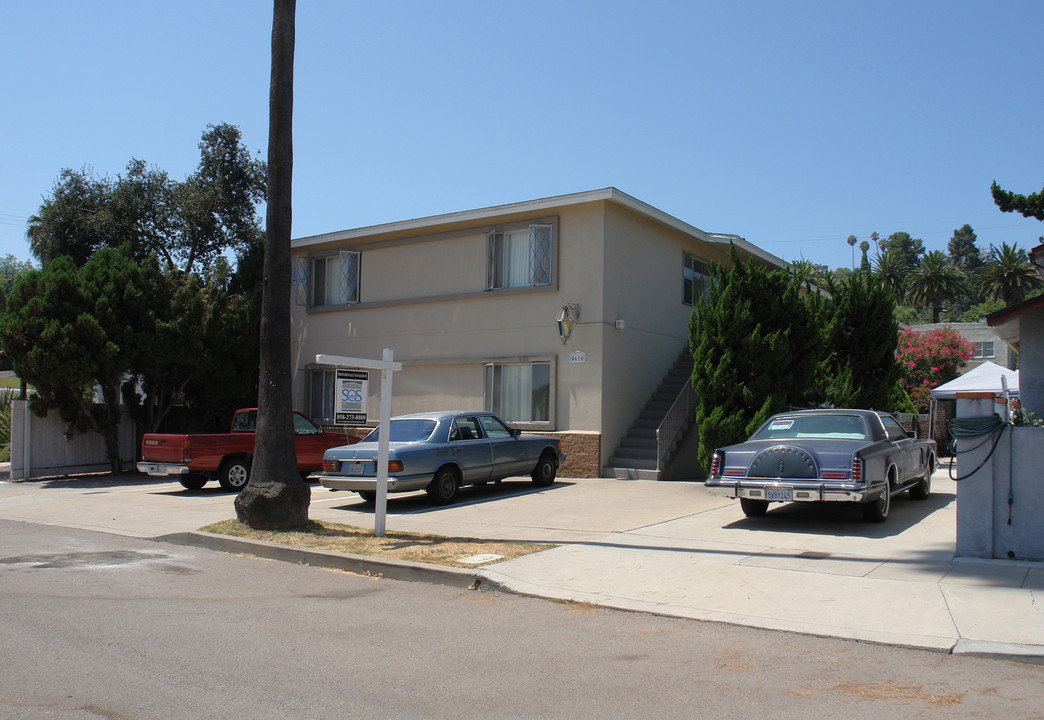 4610 Nebo Dr in La Mesa, CA - Building Photo