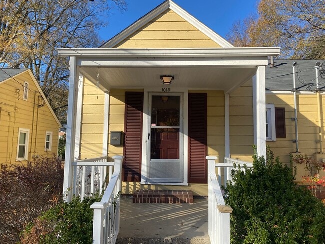 1015 Virgie St in Durham, NC - Foto de edificio - Building Photo