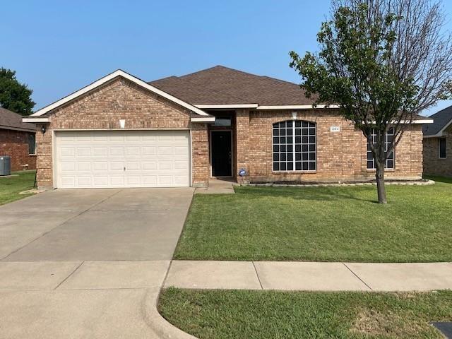 1004 Cutting Horse Dr in Mansfield, TX - Building Photo