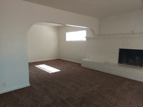 4870 Billman Ave in Las Vegas, NV - Building Photo - Building Photo