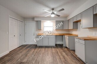 718 Salem Rd-Unit -A in Rossville, GA - Building Photo - Building Photo