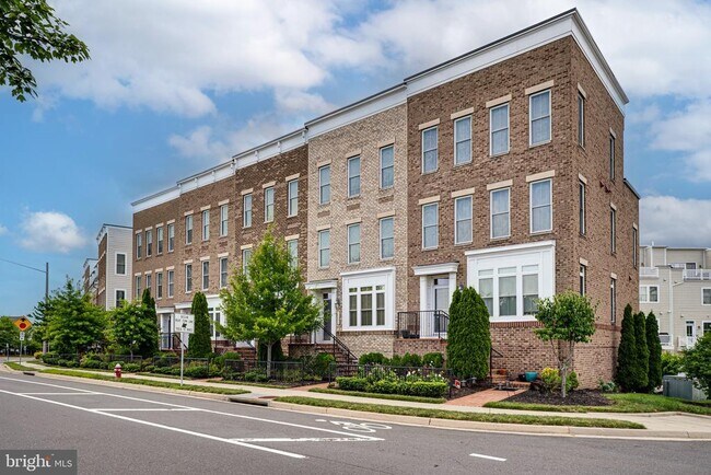 11357 Ridgeline Rd in Fairfax, VA - Building Photo - Building Photo