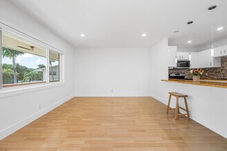 116 Salisbury E in West Palm Beach, FL - Building Photo - Building Photo